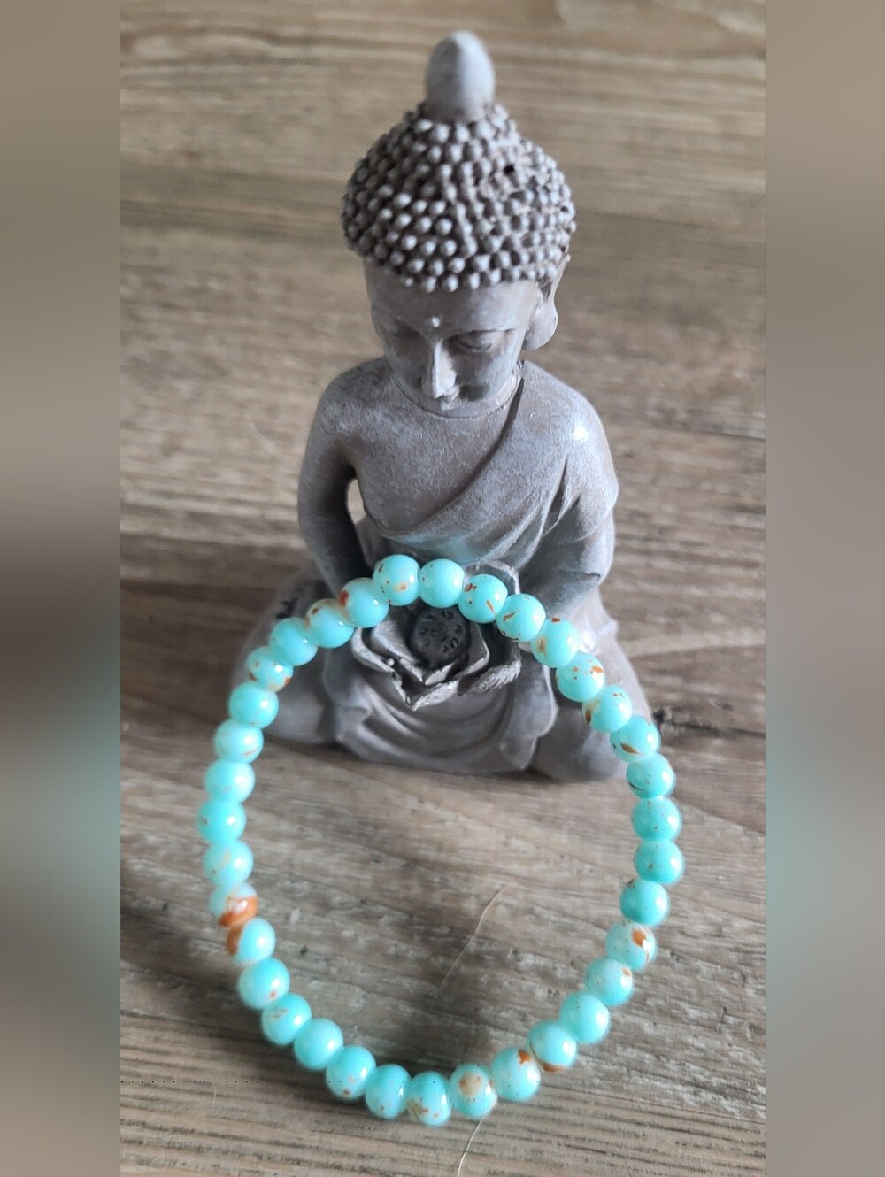 Dyed Howlite Beaded Bracelet